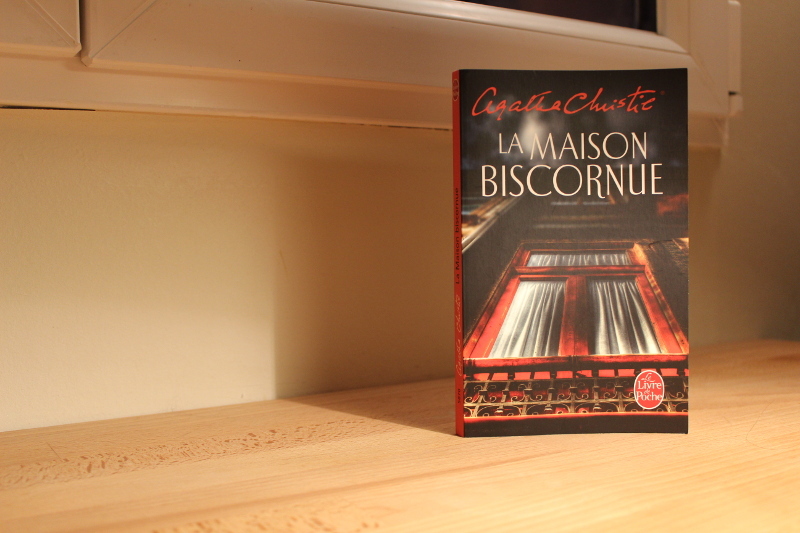 La maison biscornue, Agatha Christie